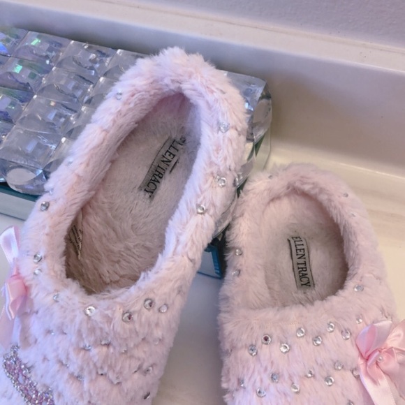 💗BARBIE DOLL LOGO CUSTOM BLING FUZZY PLUSH BEDROOM SLIPPER SLIDE SHOES small - Picture 4 of 7